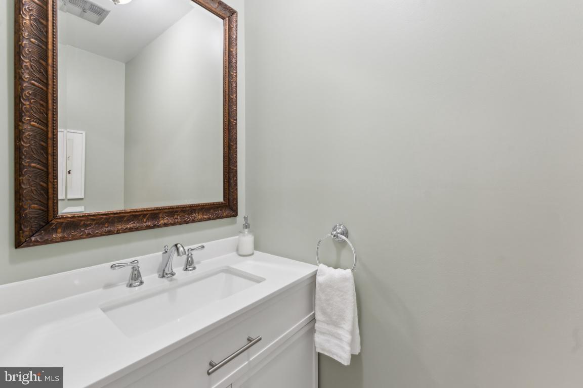 LAKEPOINTE - Residential Lease