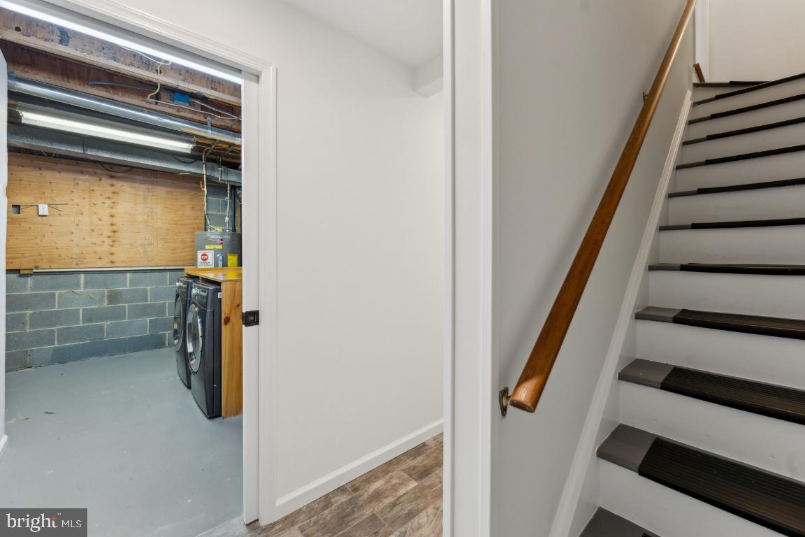 LAKEPOINTE - Residential Lease