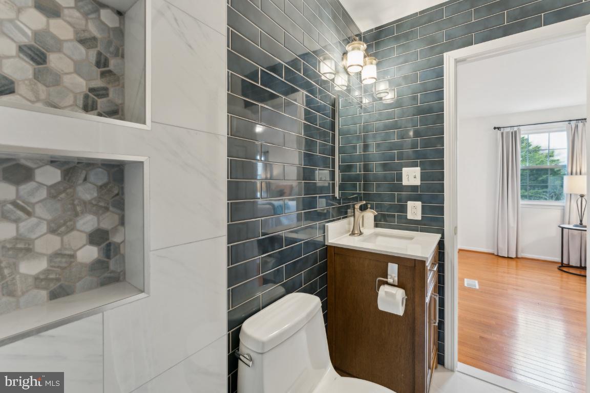 LAKEPOINTE - Residential Lease