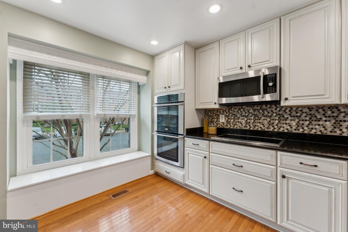 LAKEPOINTE - Residential Lease