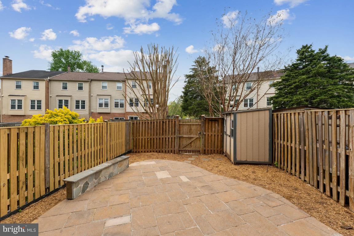 LAKEPOINTE - Residential Lease