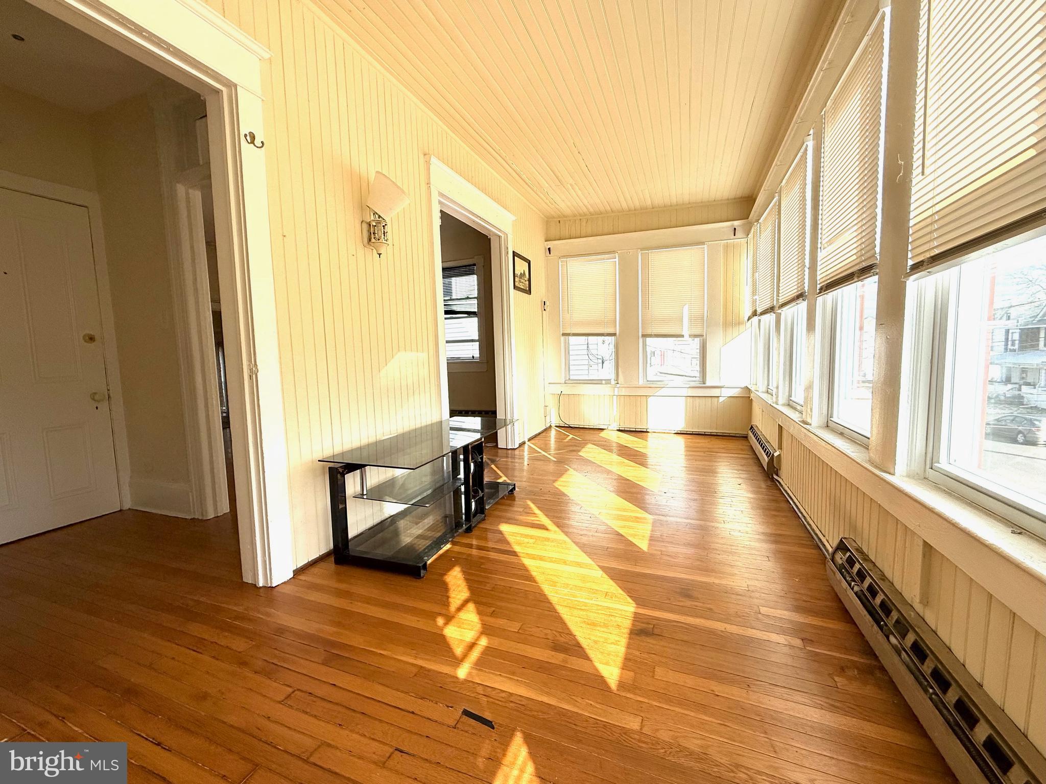 UNION SQUARE - Residential Income