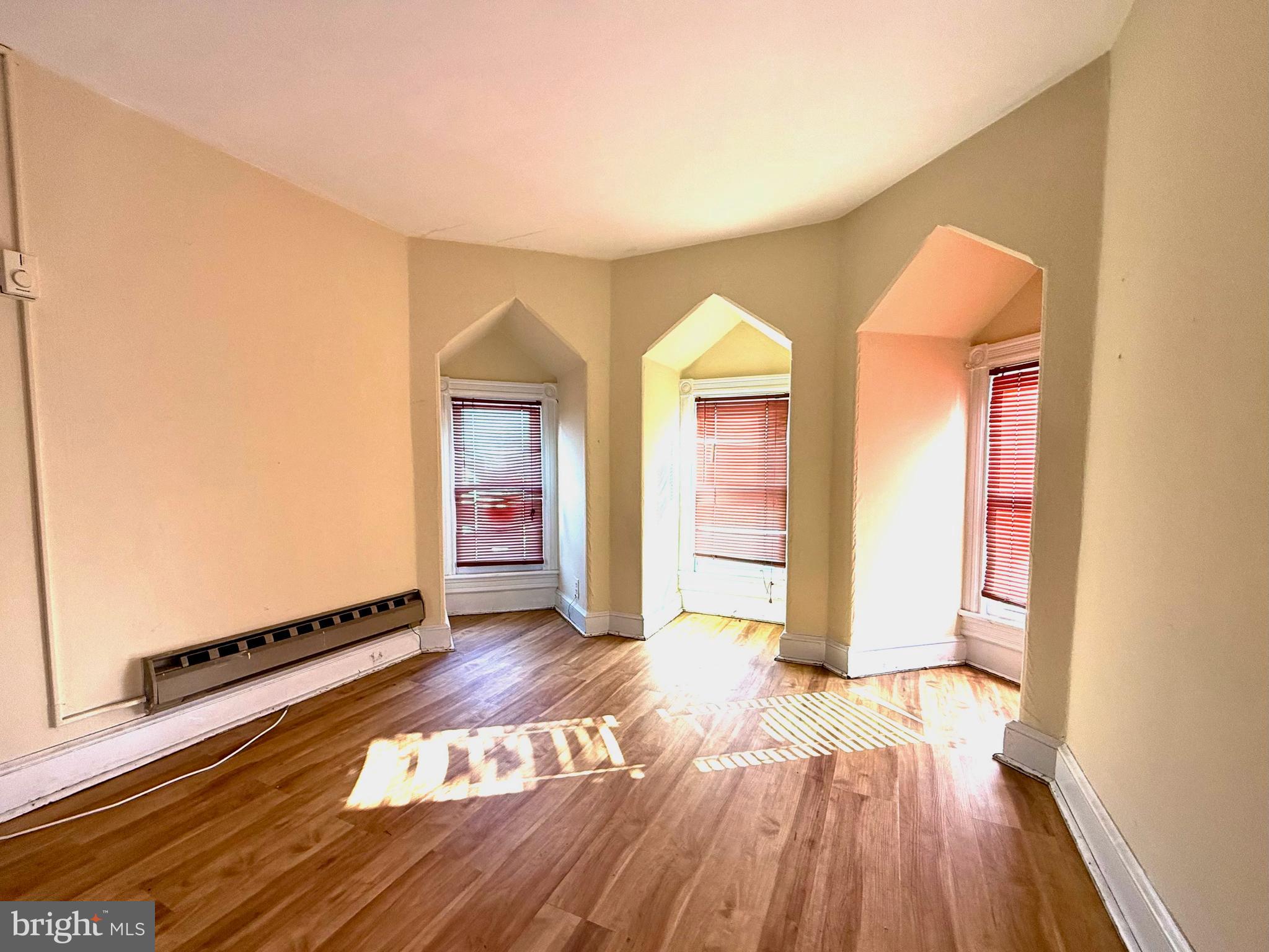 UNION SQUARE - Residential Income