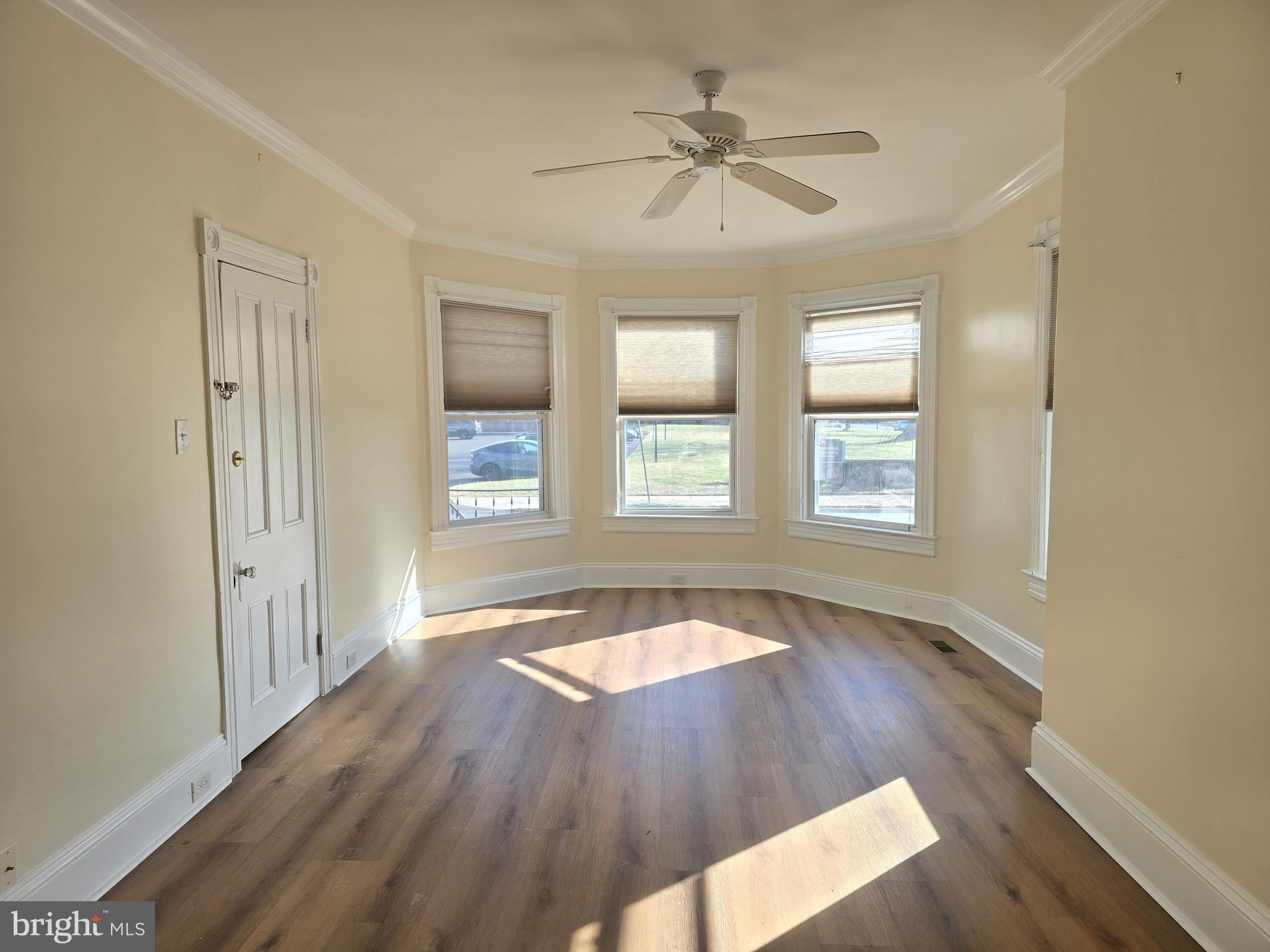 UNION SQUARE - Residential Income