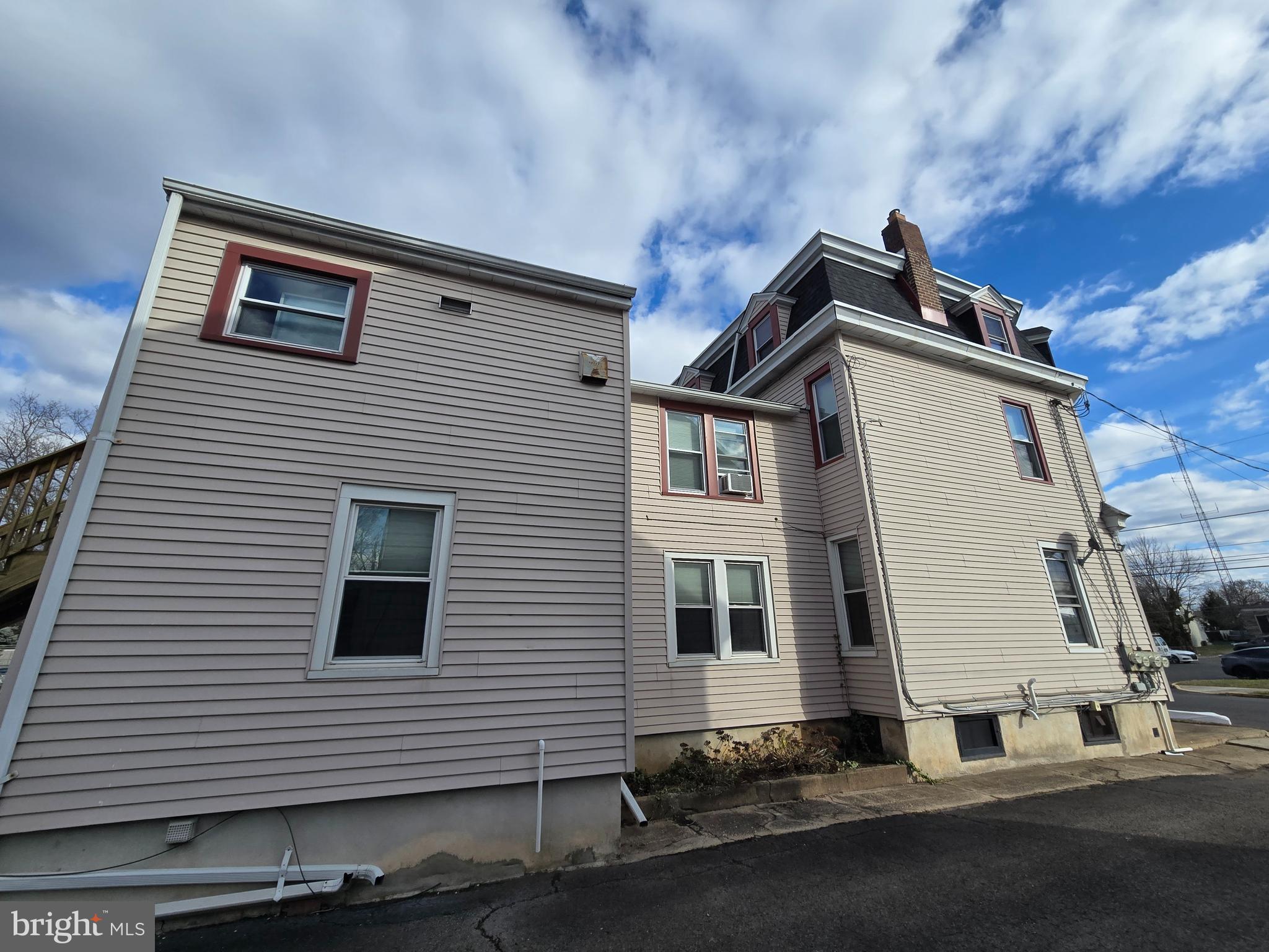 UNION SQUARE - Residential Income