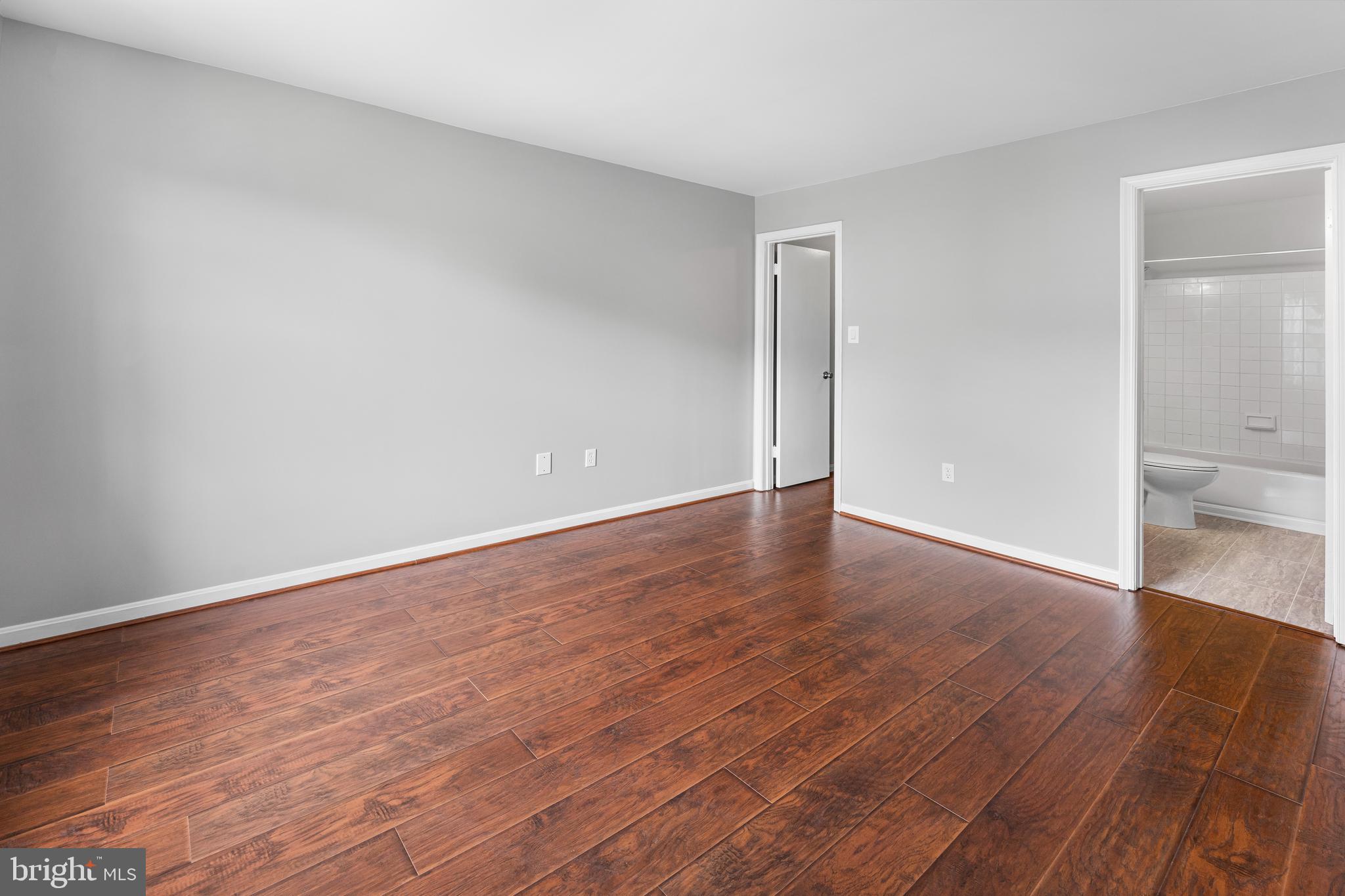 LAUREL LAKES - Residential