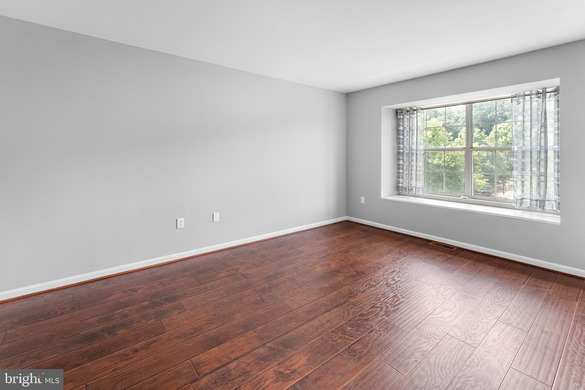 LAUREL LAKES - Residential