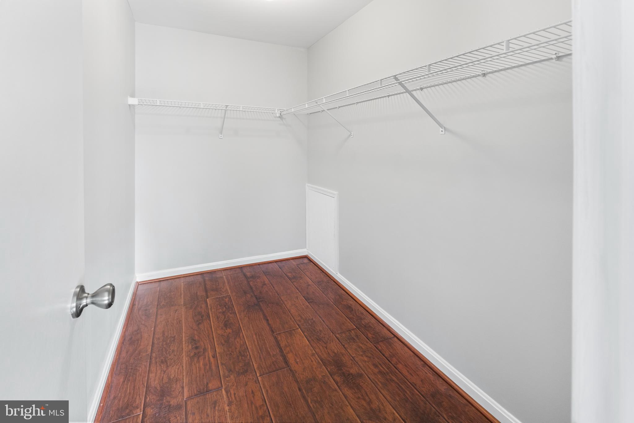 LAUREL LAKES - Residential