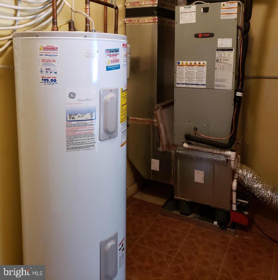 LAUREL LAKES - Residential