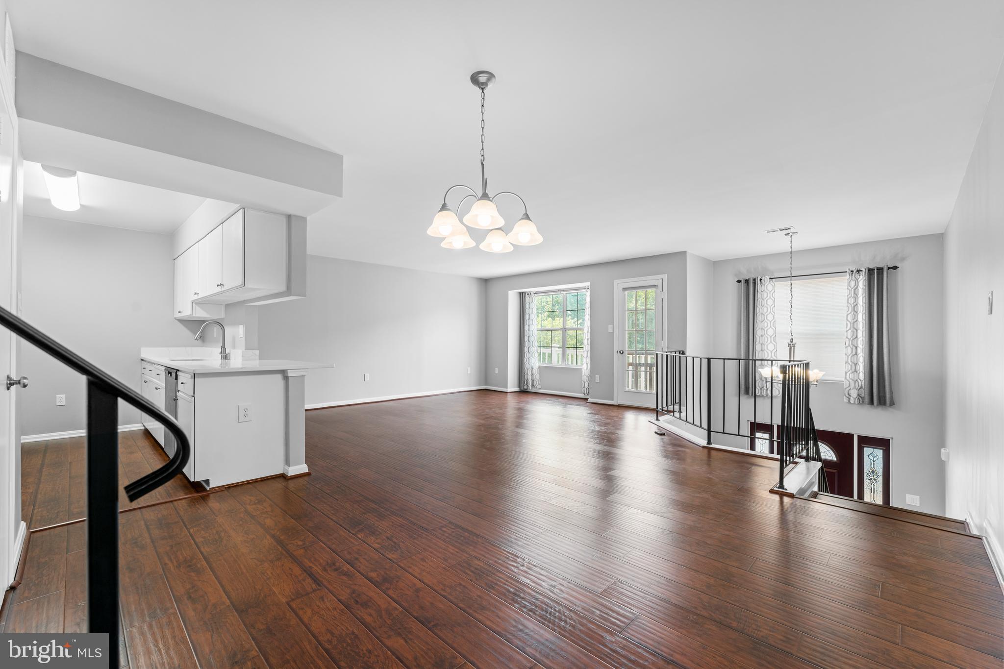 LAUREL LAKES - Residential