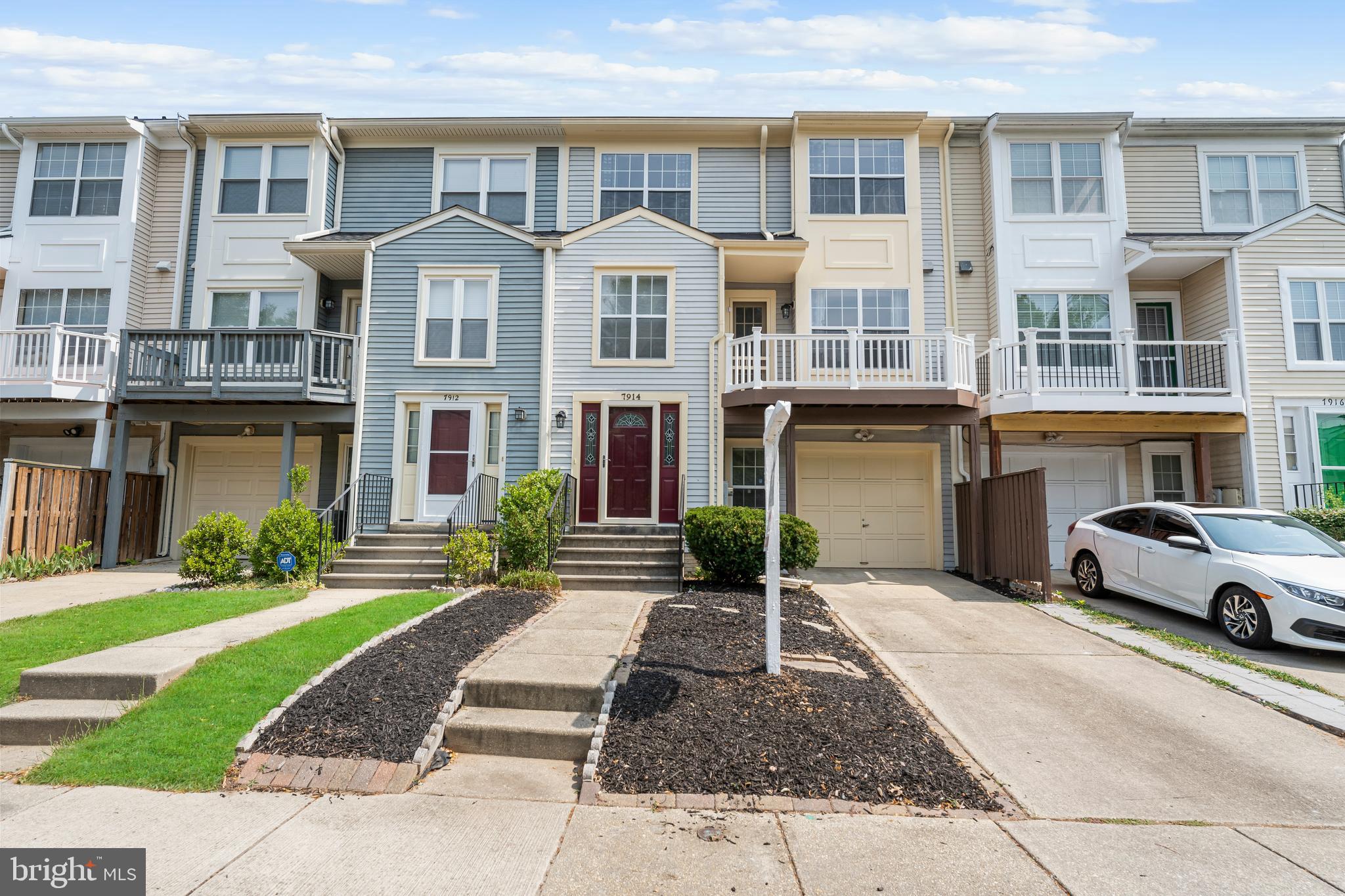 LAUREL LAKES - Residential