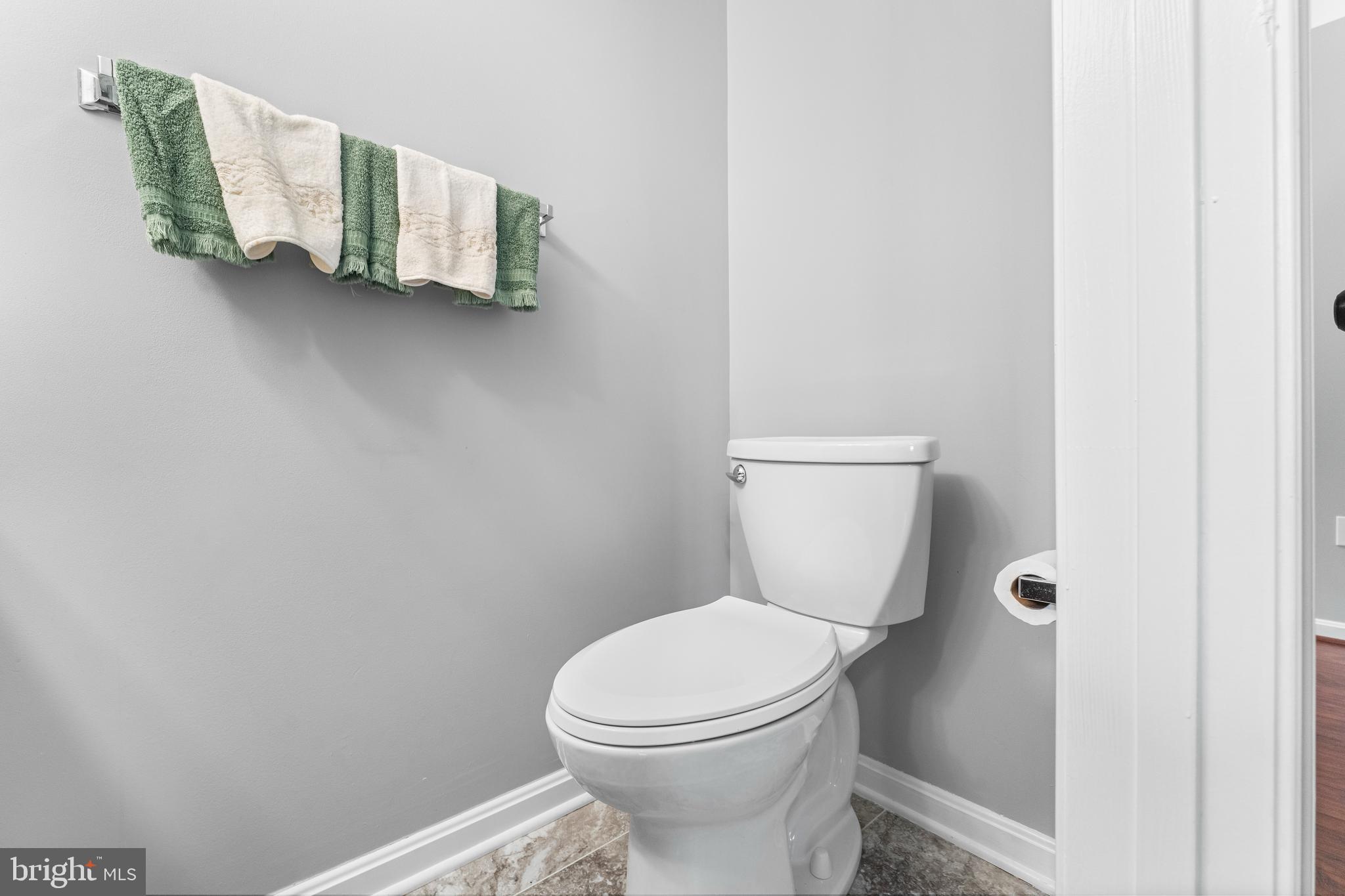 LAUREL LAKES - Residential