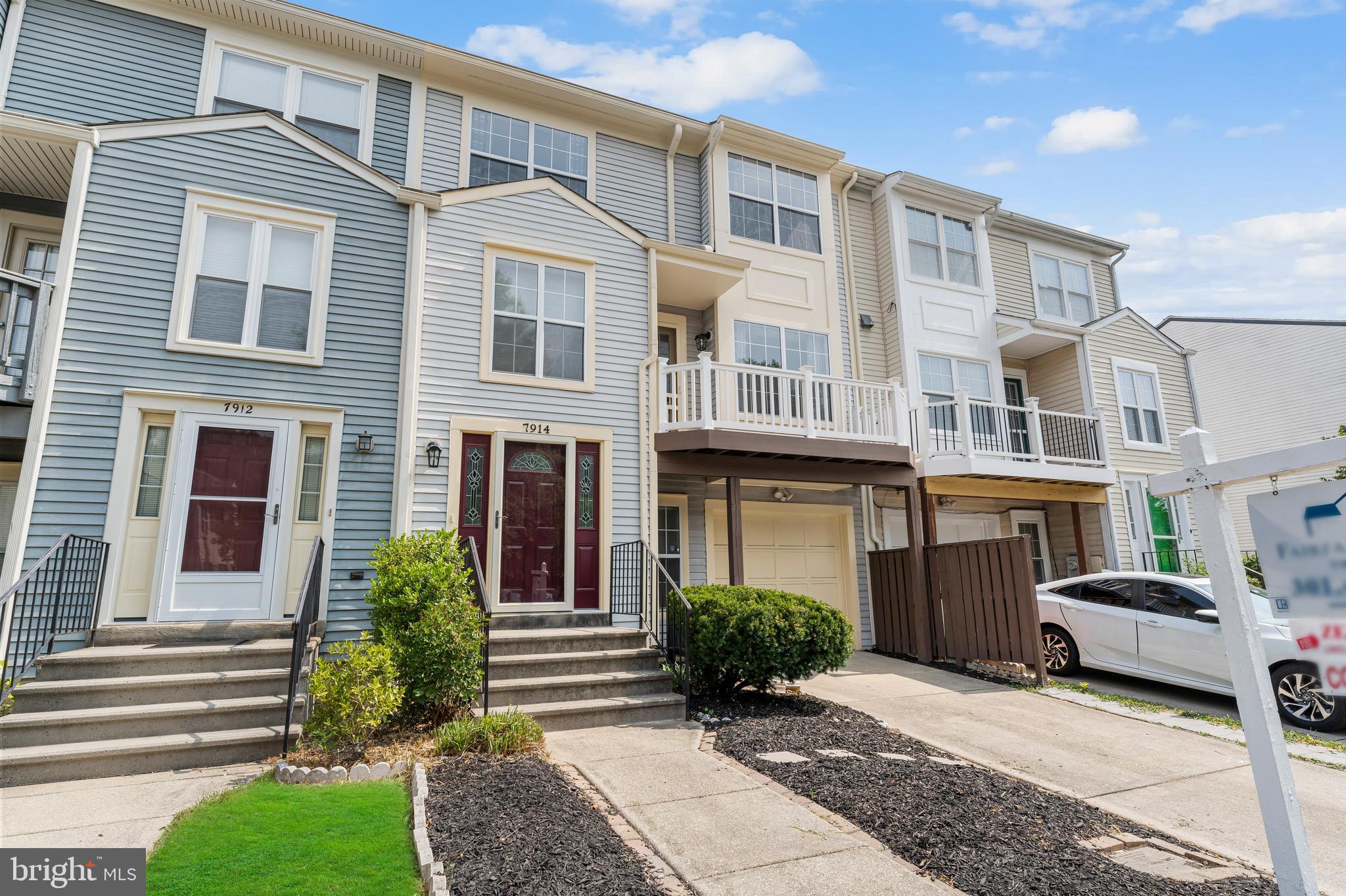 LAUREL LAKES - Residential