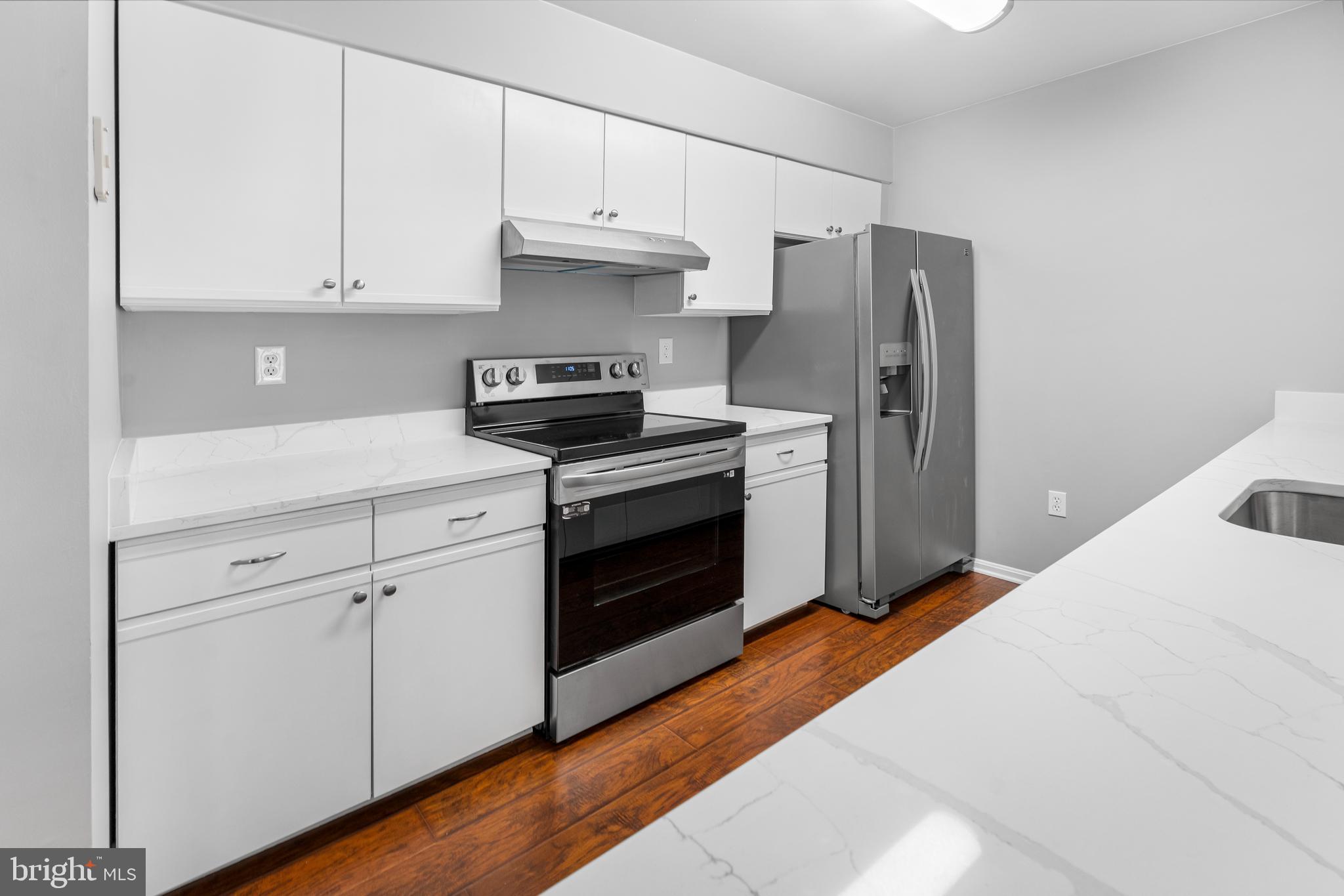 LAUREL LAKES - Residential