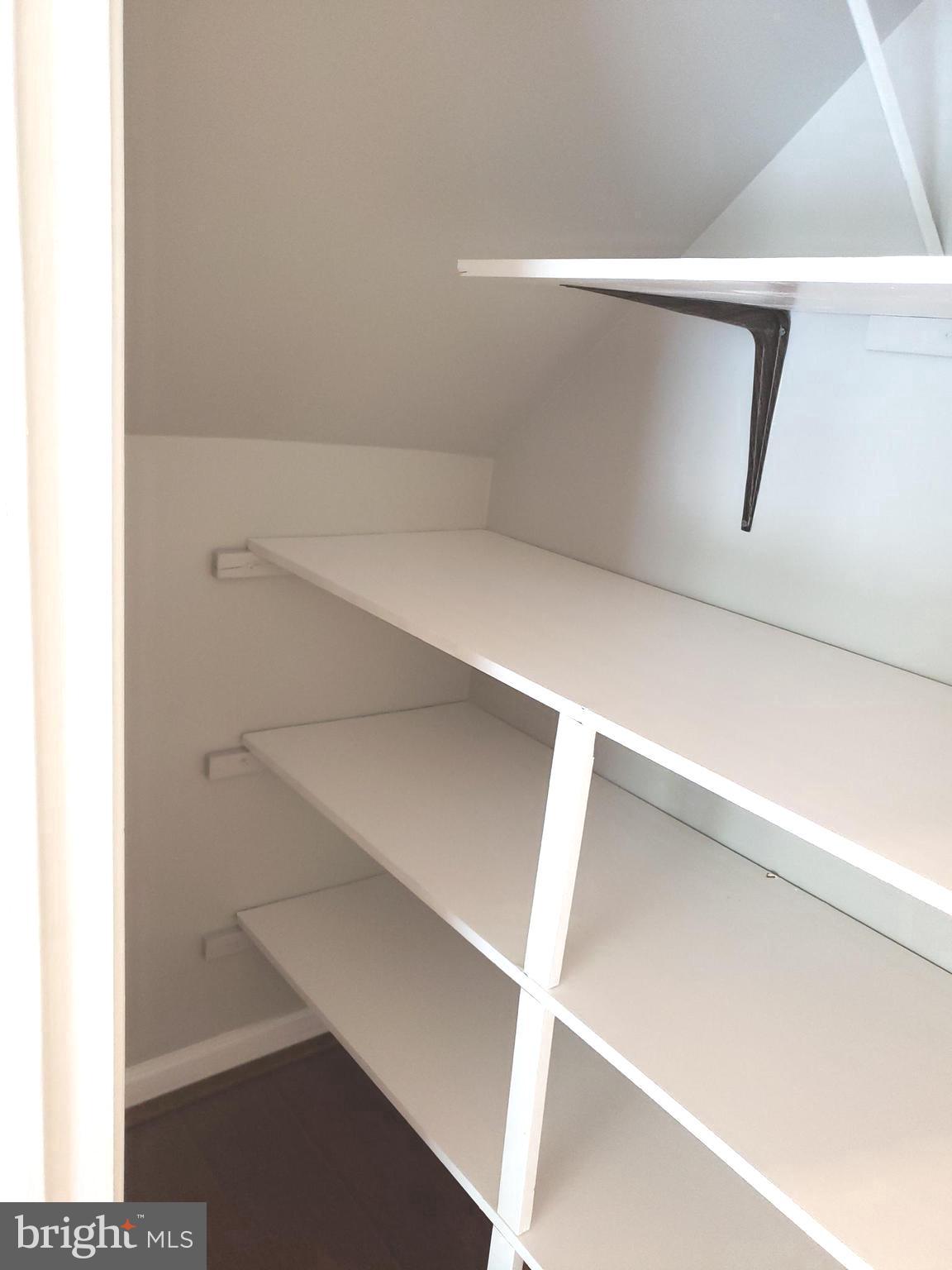 LAUREL LAKES - Residential