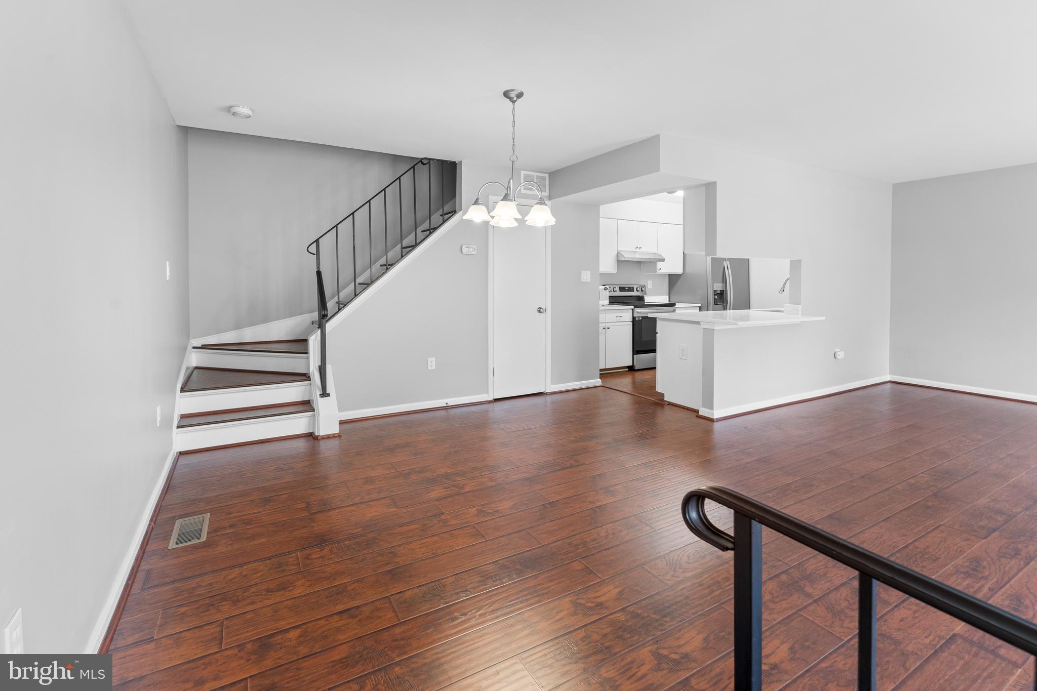 LAUREL LAKES - Residential