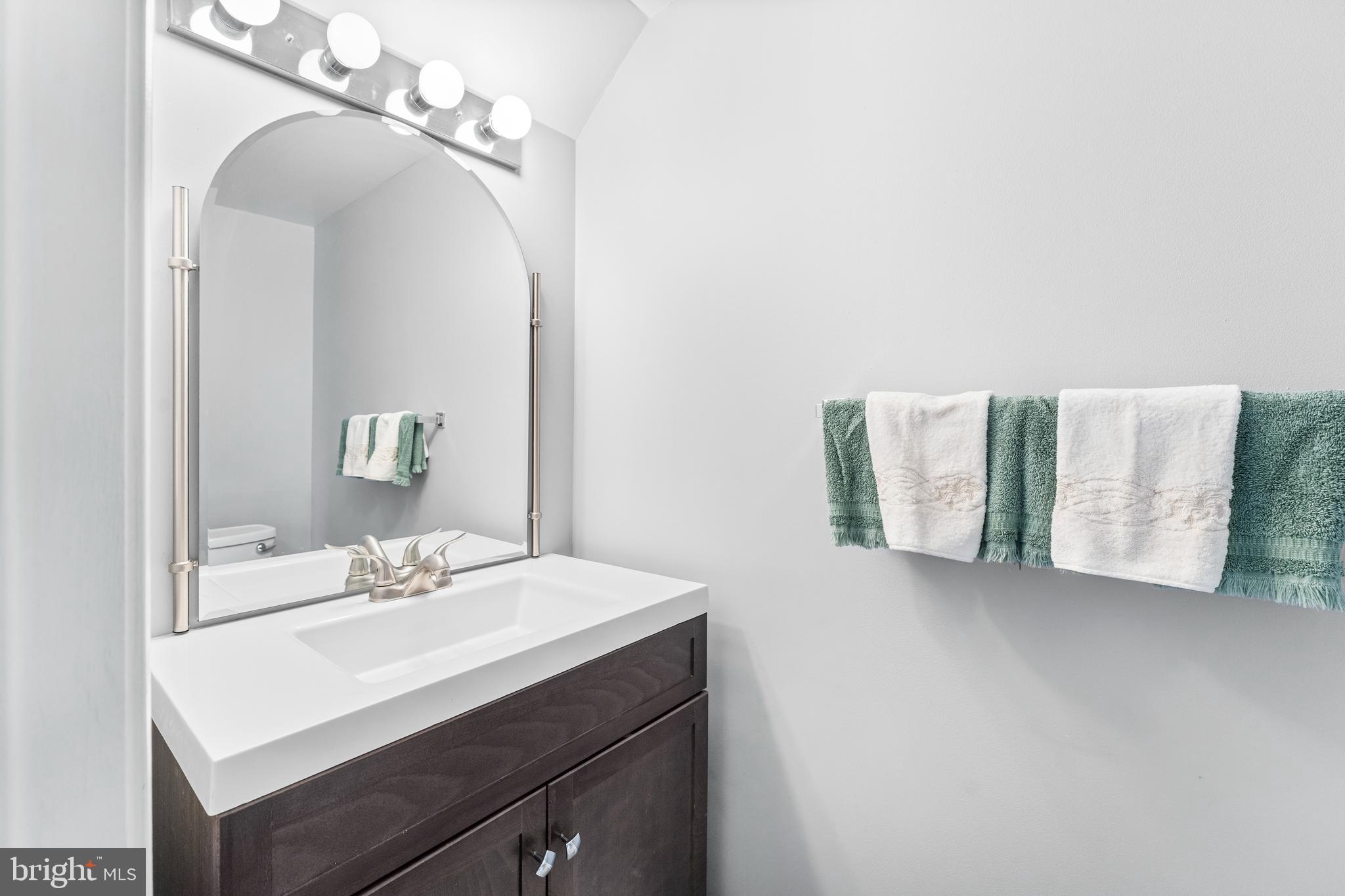 LAUREL LAKES - Residential