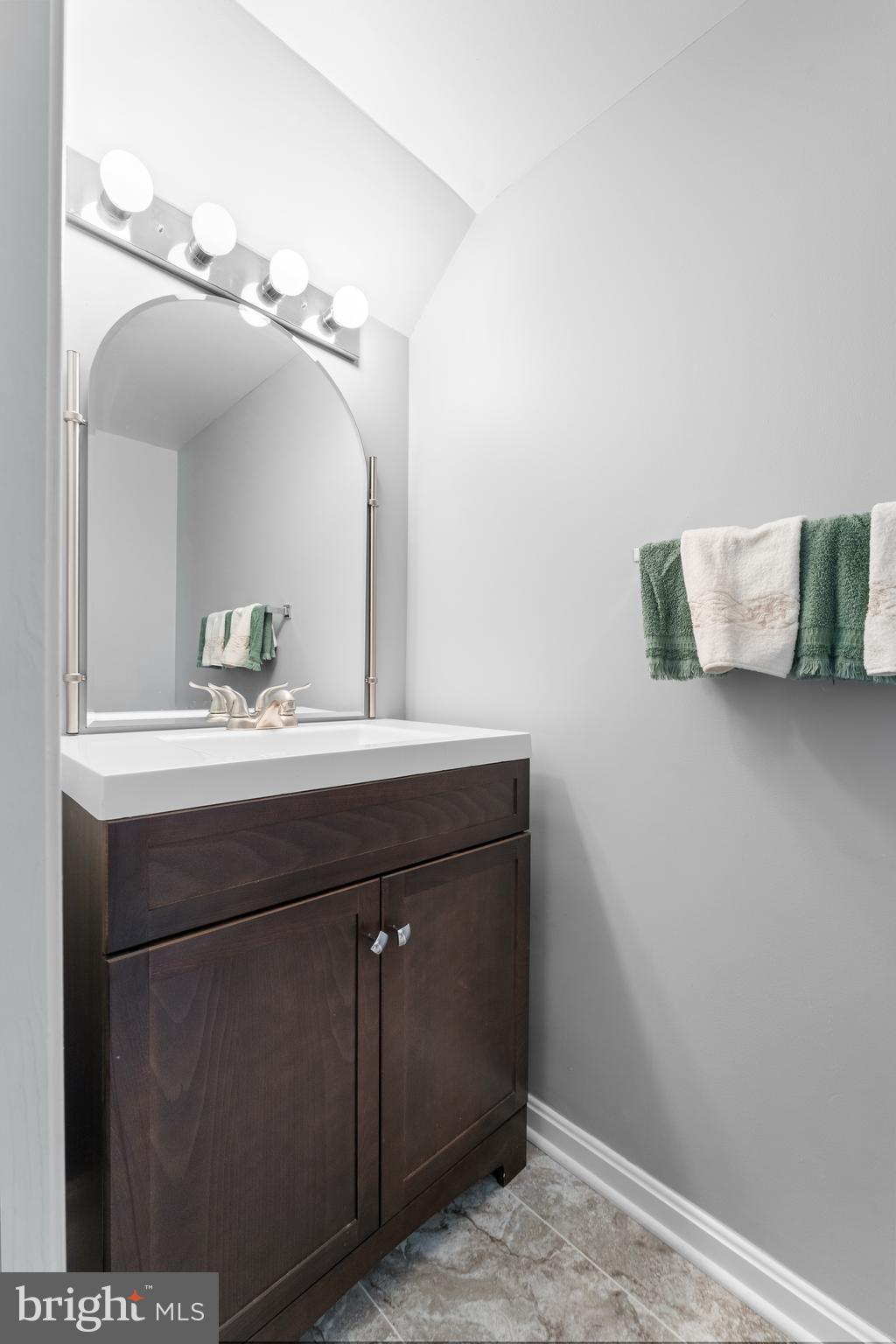 LAUREL LAKES - Residential