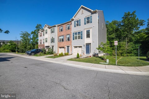 Townhouse For Sale - 7902 Moss Brook Court<br/> GLEN BURNIE, MD 21060