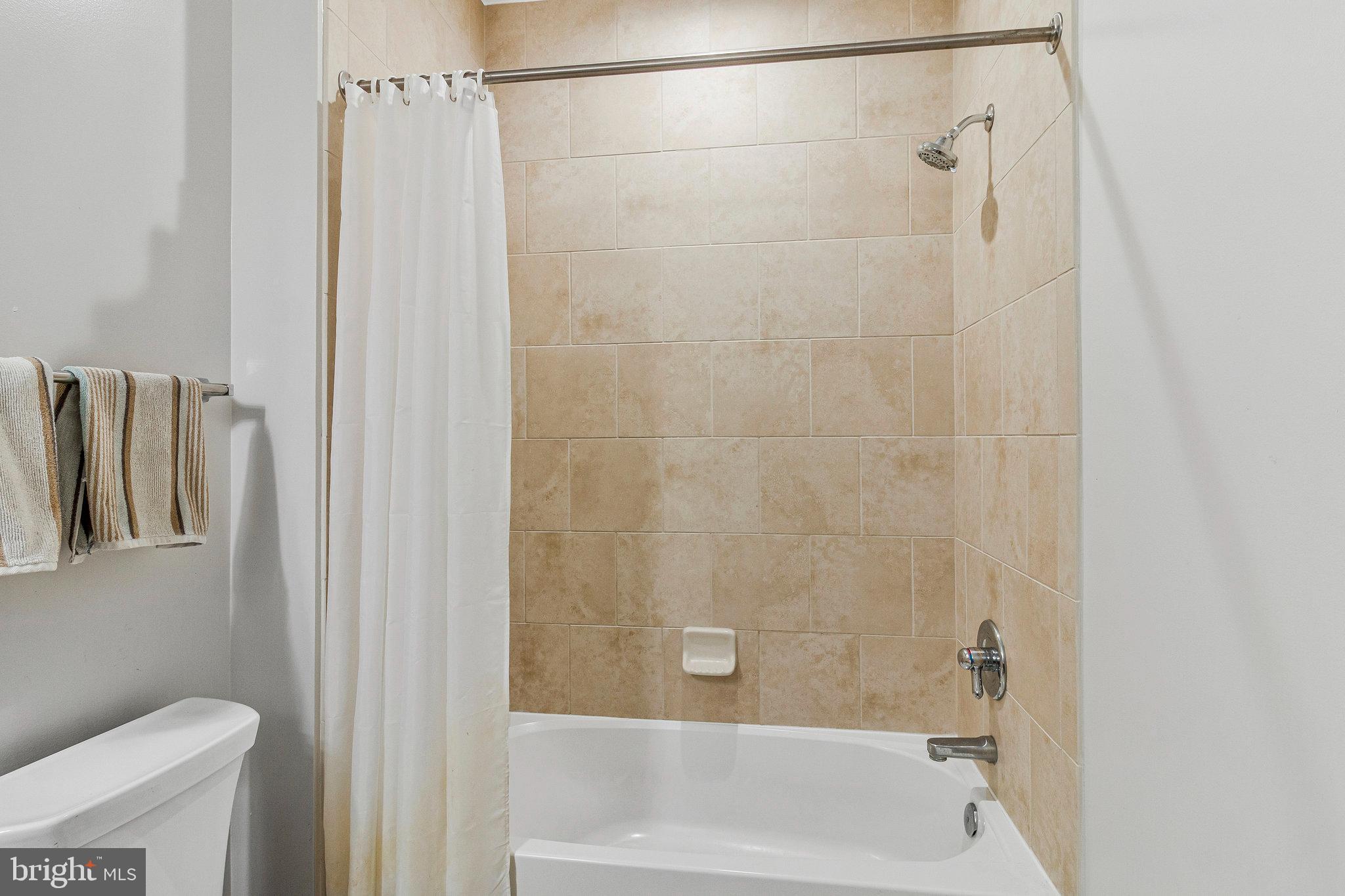 SPECTRUM CONDO - Residential Lease