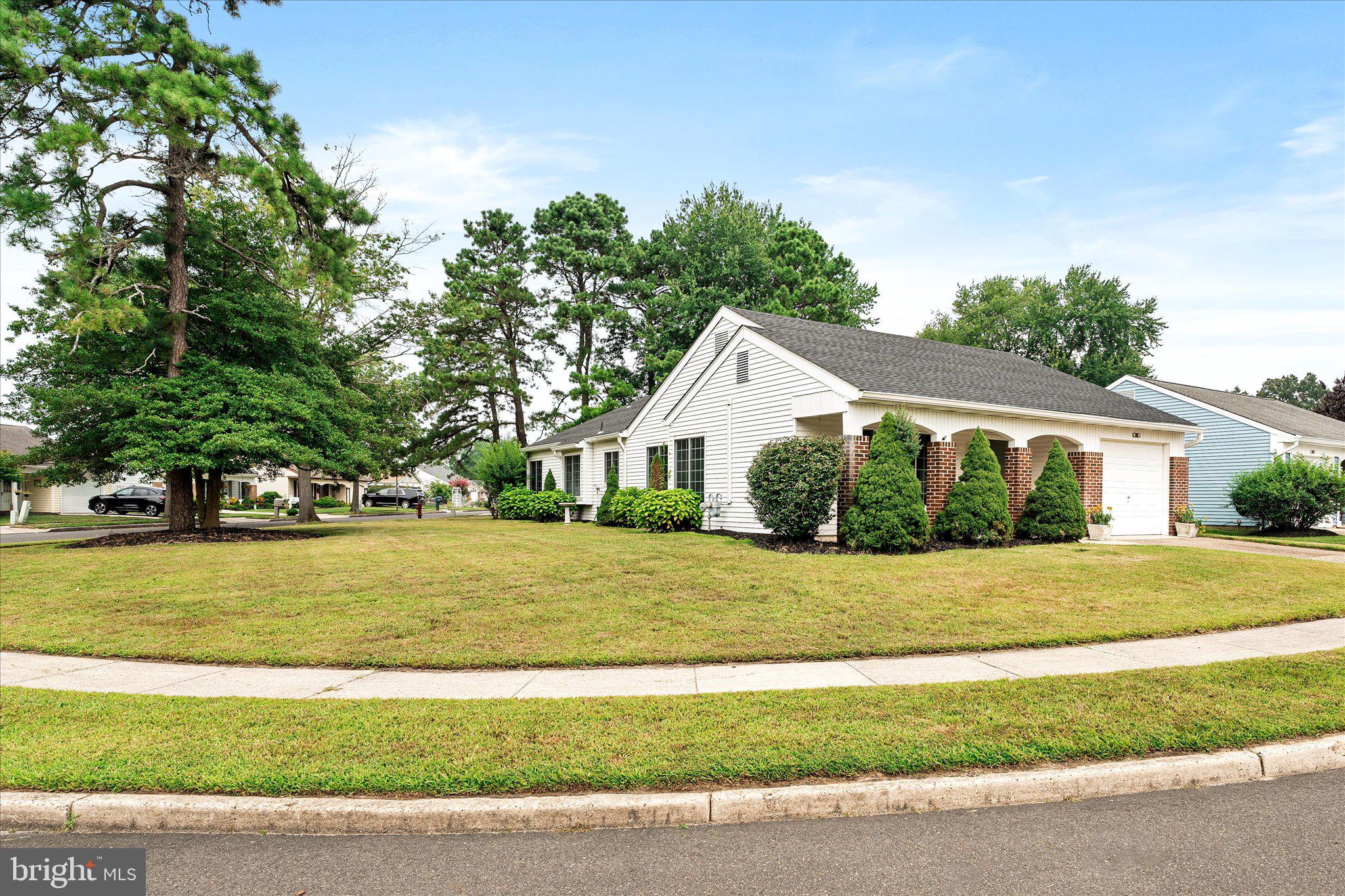 66 WESTMINSTER DRIVE S