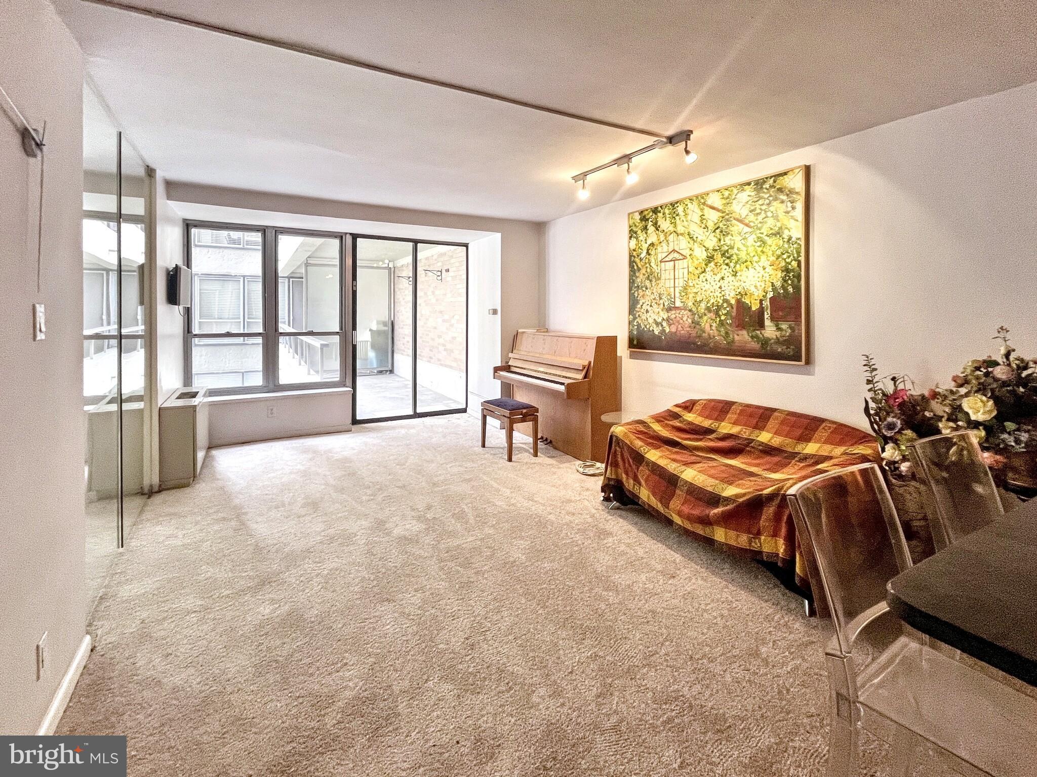 RITTENHOUSE SQUARE - Residential Lease