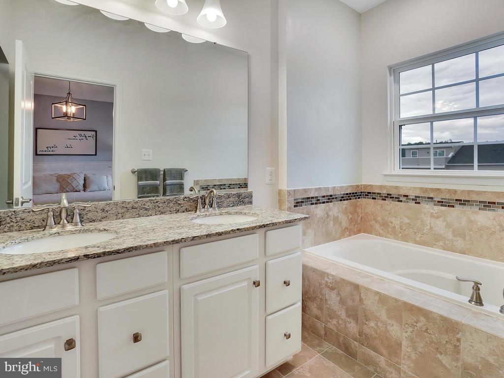 LANDSDALE - Residential