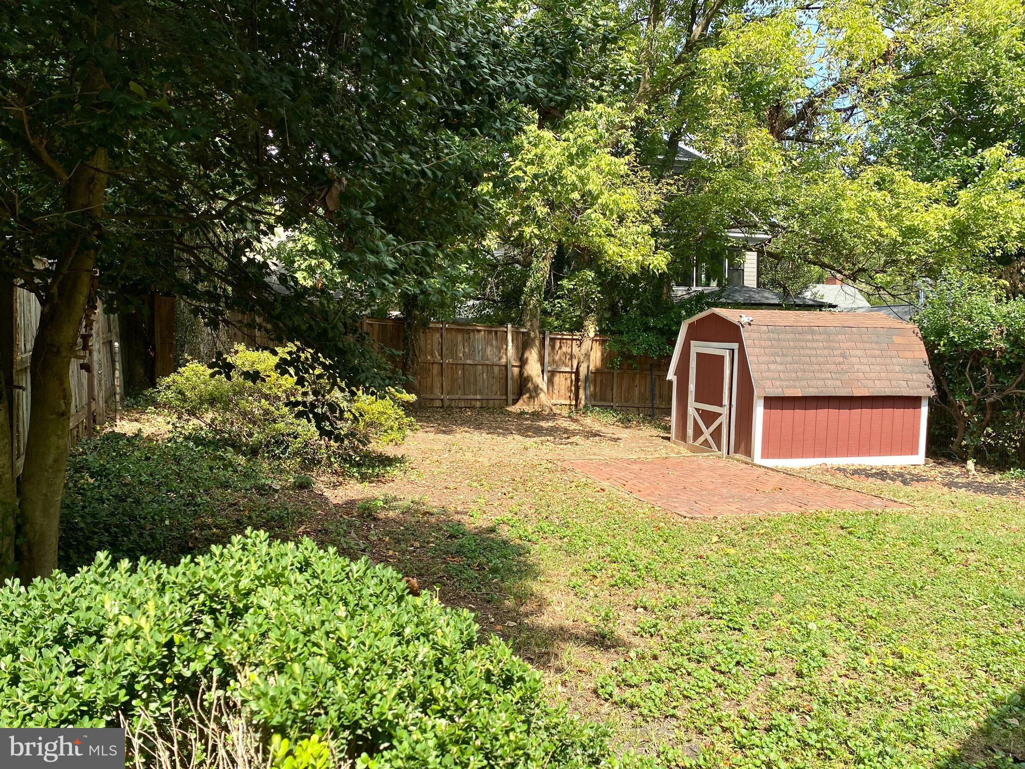 ROSEDALE PARK - Residential Lease