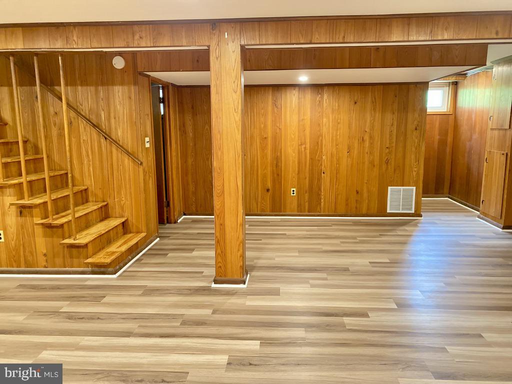 ROSEDALE PARK - Residential Lease