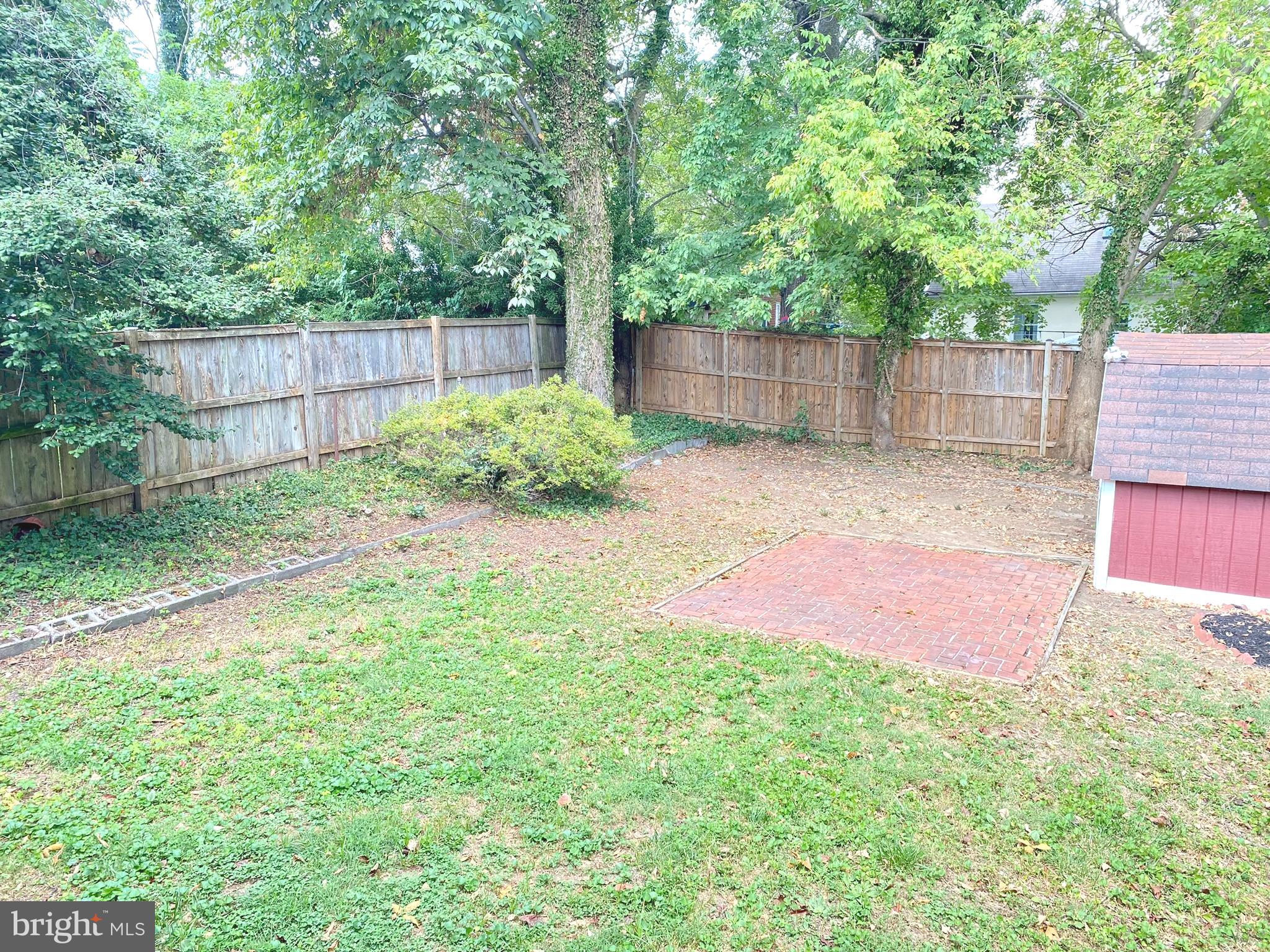 ROSEDALE PARK - Residential Lease