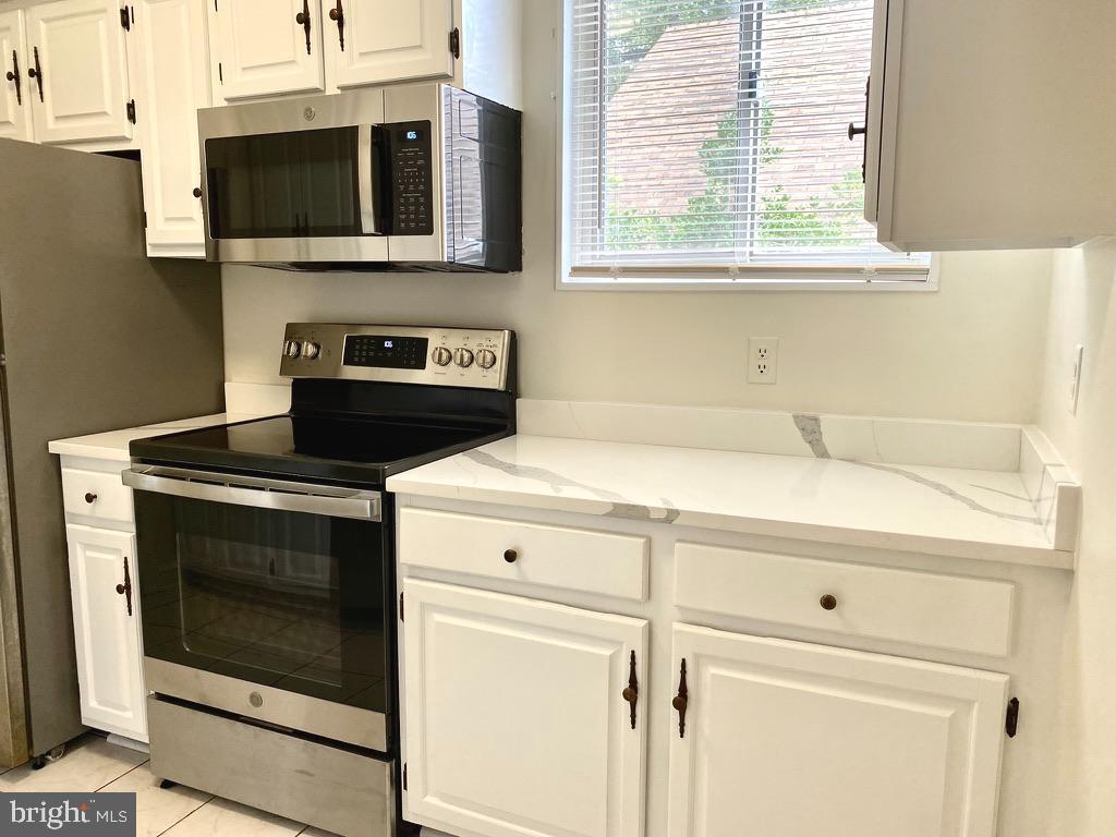 ROSEDALE PARK - Residential Lease