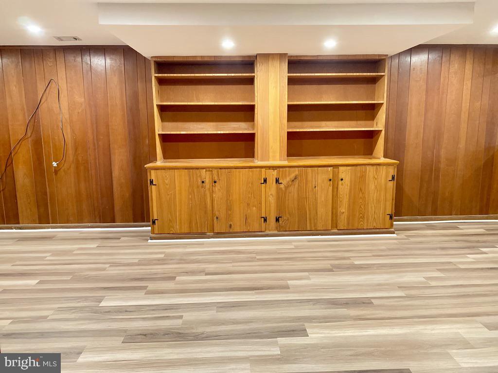 ROSEDALE PARK - Residential Lease