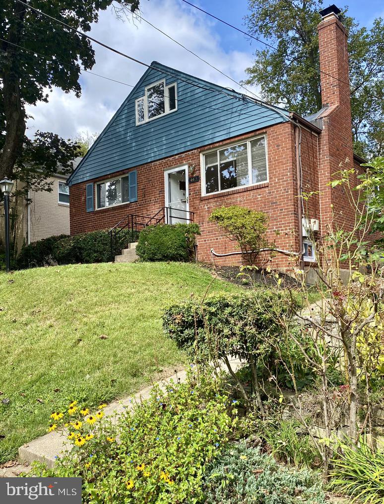 ROSEDALE PARK - Residential Lease