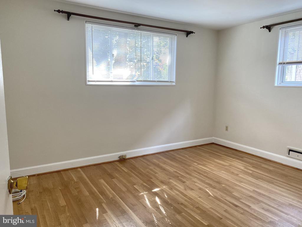 ROSEDALE PARK - Residential Lease