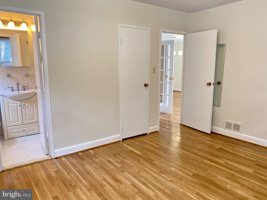 ROSEDALE PARK - Residential Lease