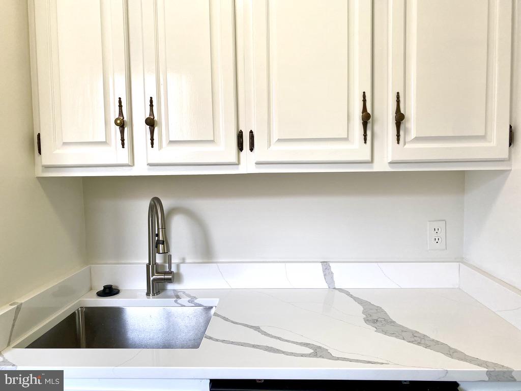 ROSEDALE PARK - Residential Lease