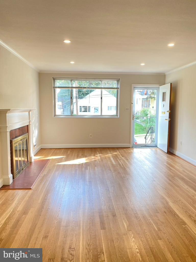 ROSEDALE PARK - Residential Lease