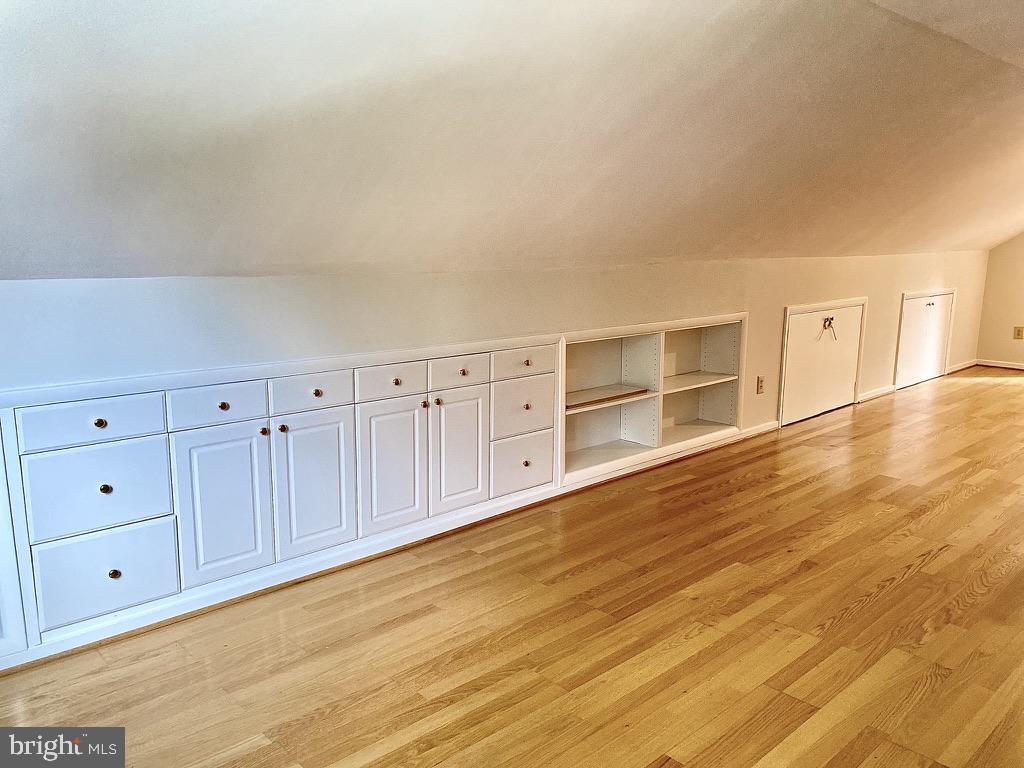 ROSEDALE PARK - Residential Lease