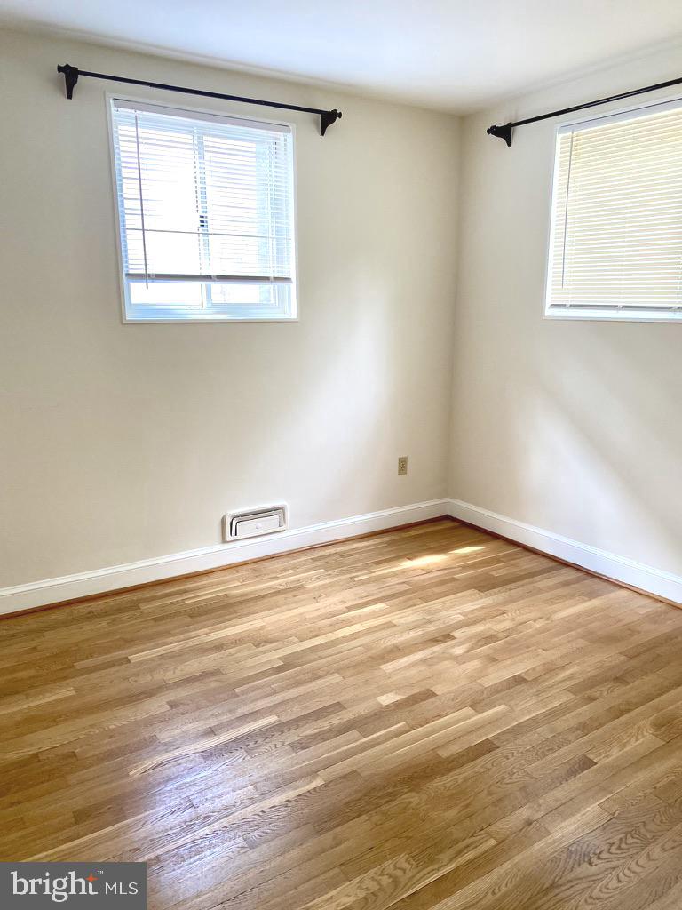 ROSEDALE PARK - Residential Lease