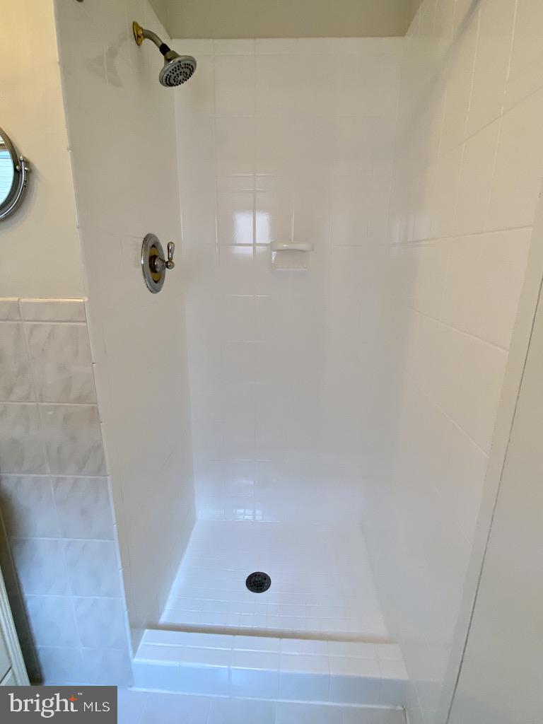 ROSEDALE PARK - Residential Lease