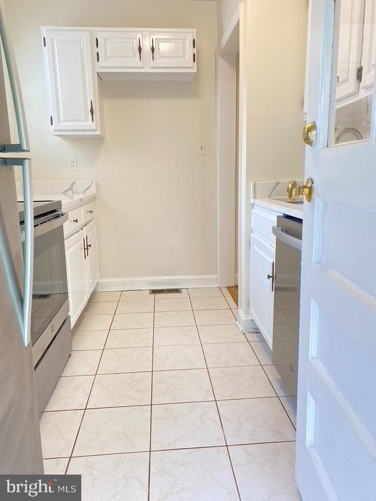 ROSEDALE PARK - Residential Lease