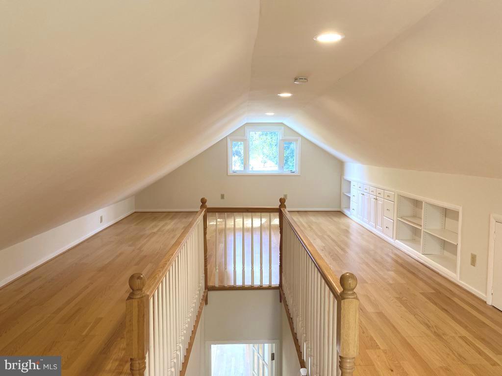 ROSEDALE PARK - Residential Lease