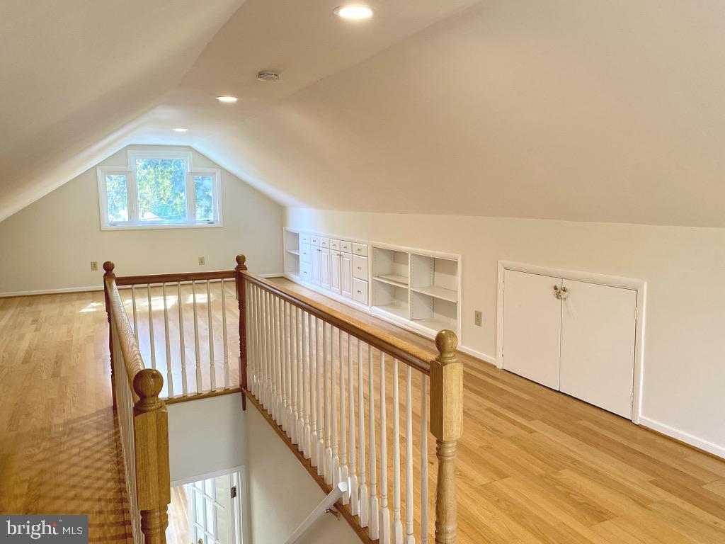 ROSEDALE PARK - Residential Lease