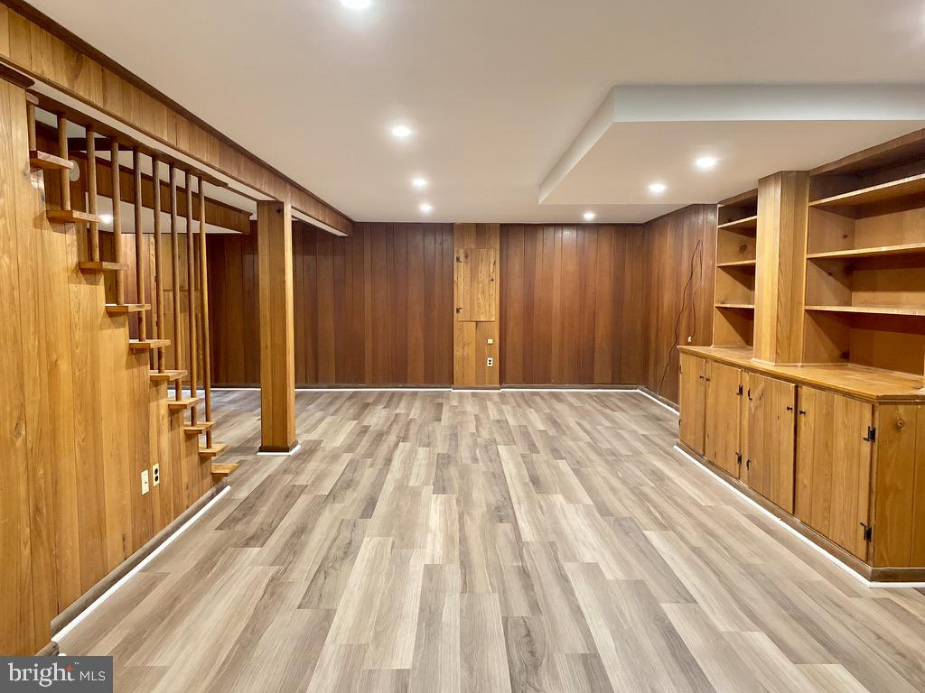 ROSEDALE PARK - Residential Lease