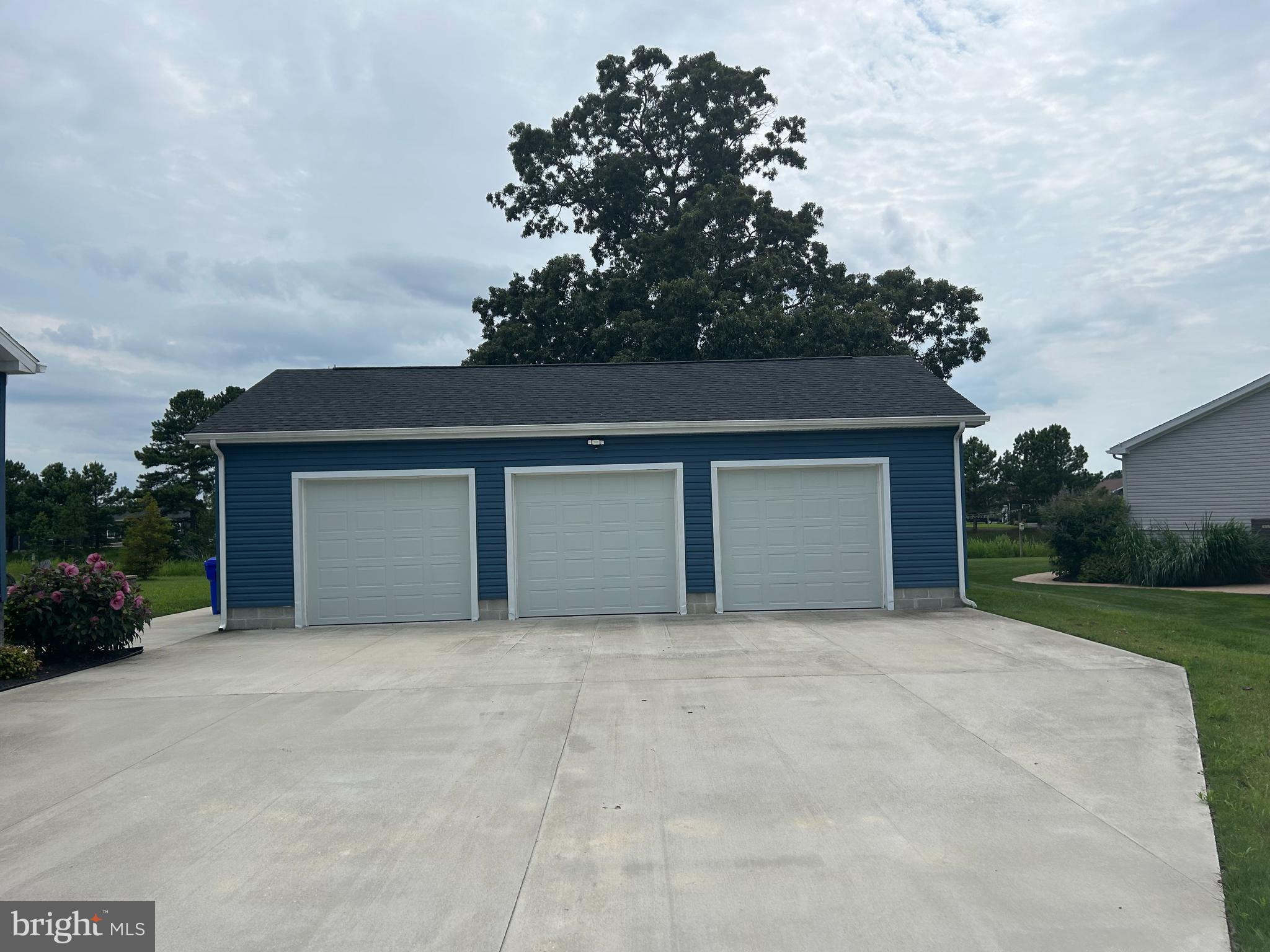 27057 ISLAND DRIVE LANE 27057