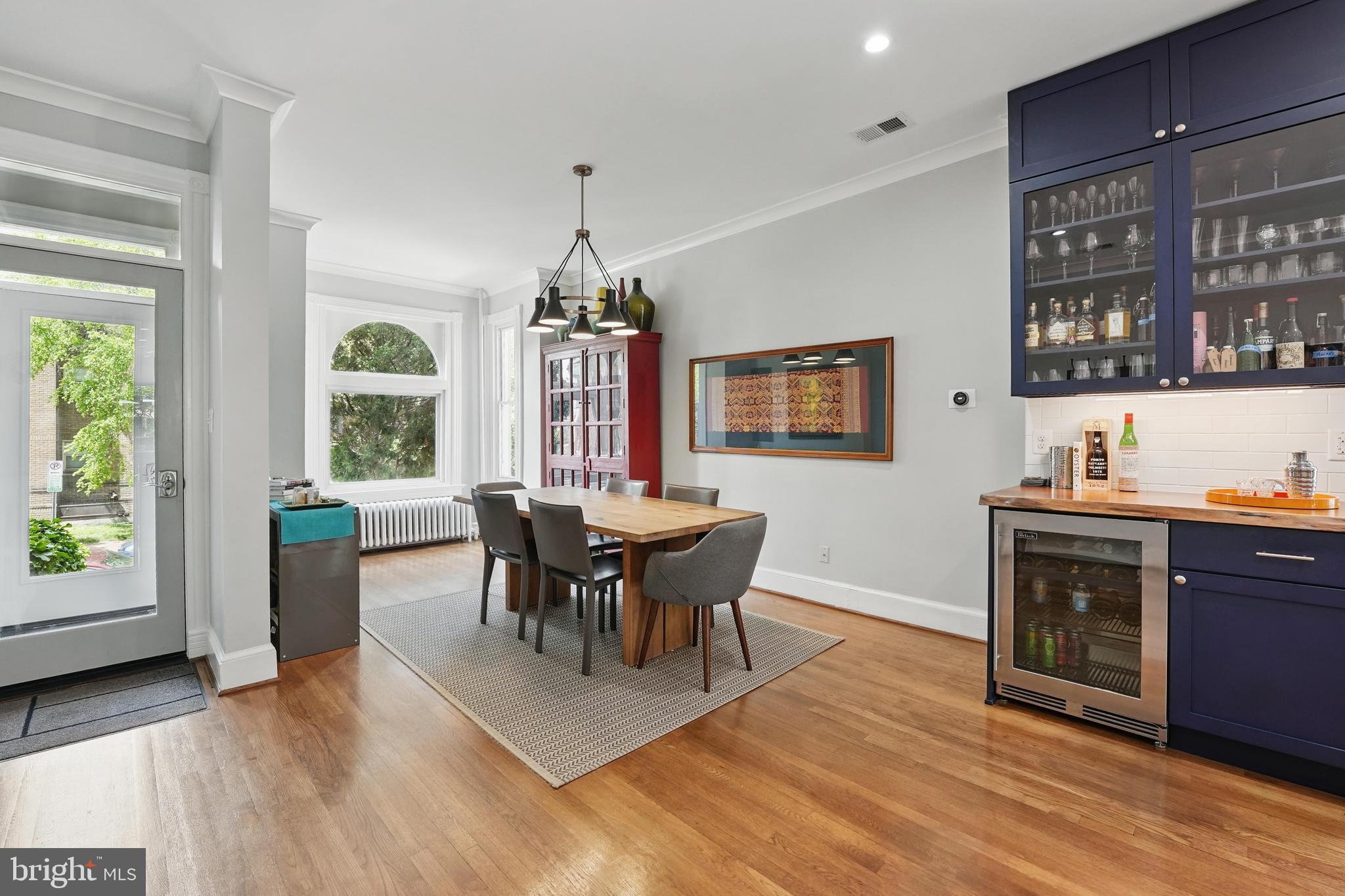 425 9TH STREET NE