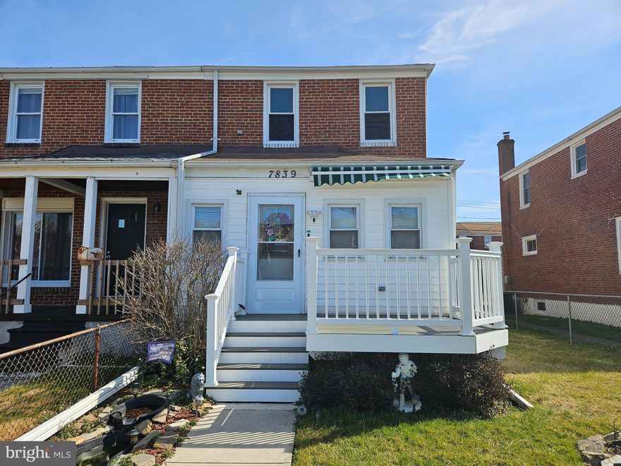 WELCOME TO THIS WELL MAINTAINED EOG TH IN NORTH POINT VILLAGE, FEATURES BAY WINDOW,  NEW WINDOWS 2007, SOLID WOOD INTERIOR DOORS, ADDITIONAL FRONT BONUS ROOM, FRONT RETRACTABLE AWNING 2016,  REAR DECK, SHED/GARAGE 2010 WITH OPENER AND POWER, COULD BE USED AS A MAN CAVE/SHE SHED OR WORK SHOP,,, NEW HWH 2015 , A/C & HEAT 2009, TV'S AND MOUNTS STAY, LOWER LEVEL COULD BE USED AS 4TH BEDROOM WITH FULL BATH , WIFI THERMOSTAT, RING CAMERAS STAY,  OFF STREET PRIVATE REAR PARKING, CLOSE TO SCHOOLS, RESTAURANTS AND 695