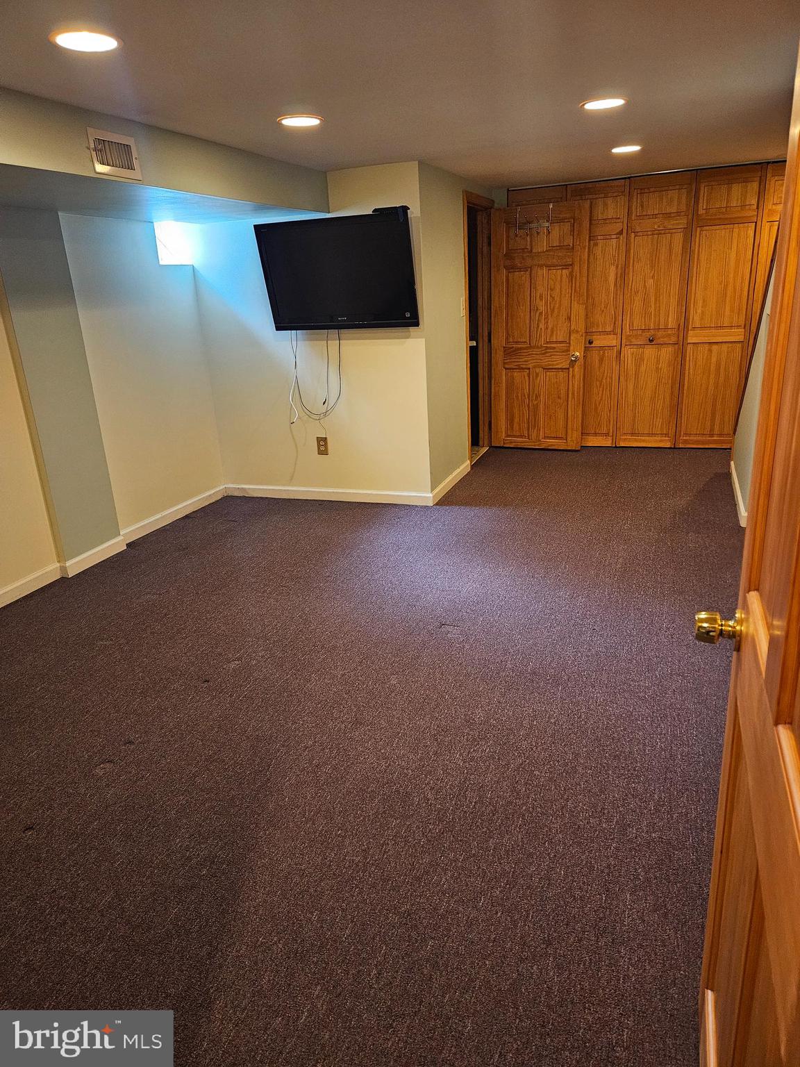 NORTH POINT VILLAGE - Residential