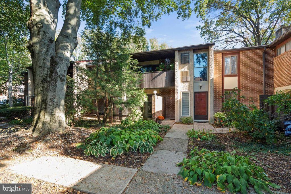 Photo of 2 Aspen Way, DOYLESTOWN, PA 18901 (MLS # PABU2107348)