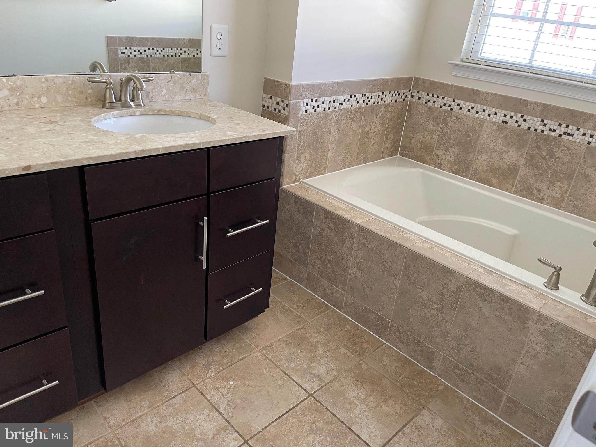 WATERFORD HILLS - Residential Lease